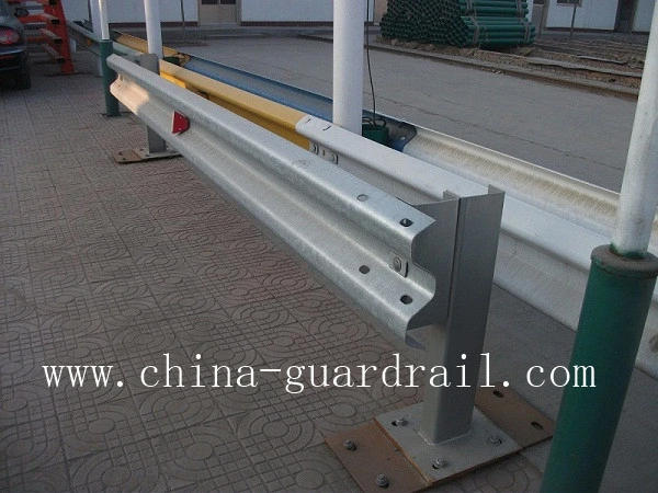 Silver Galvanized Metal Beam Crash Barrier for Road Safety